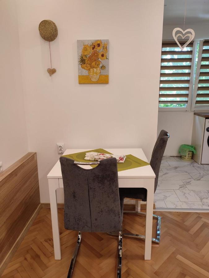 Desafinado Apartment Burgas Luaran gambar